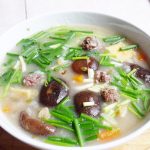 Cháo thịt bò viên nấm đông cô đủ dinh dưỡng cho cả gia đình