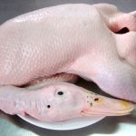 Khử mùi tanh của thịt vịt hiệu quả với gừng và rượu trắng