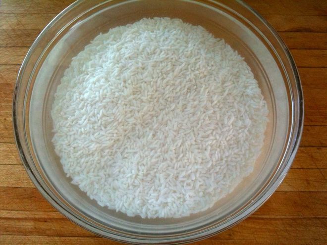 Nên ngâm gạo trước nếu muốn nấu cháo nhanh mềm