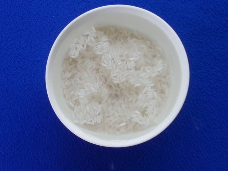 Gạo đem ngâm mềm