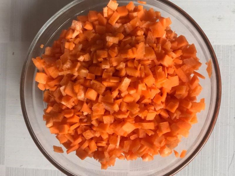 Cà rốt cắt hạt lựu