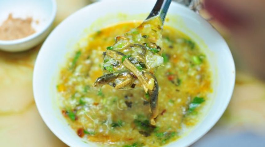 Món cháo lươn đậu xanh giúp bổ sung dinh dưỡng cho cả nhà