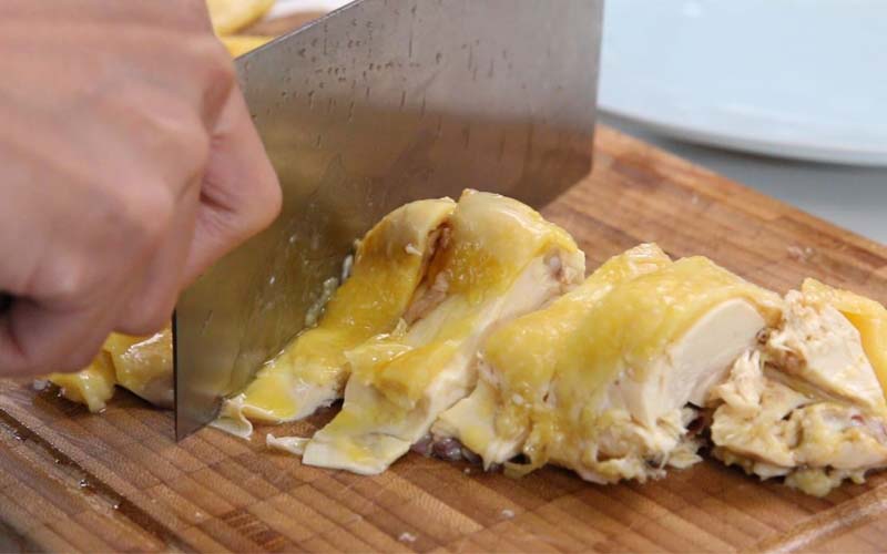 Cách chặt thịt gà đúng cách